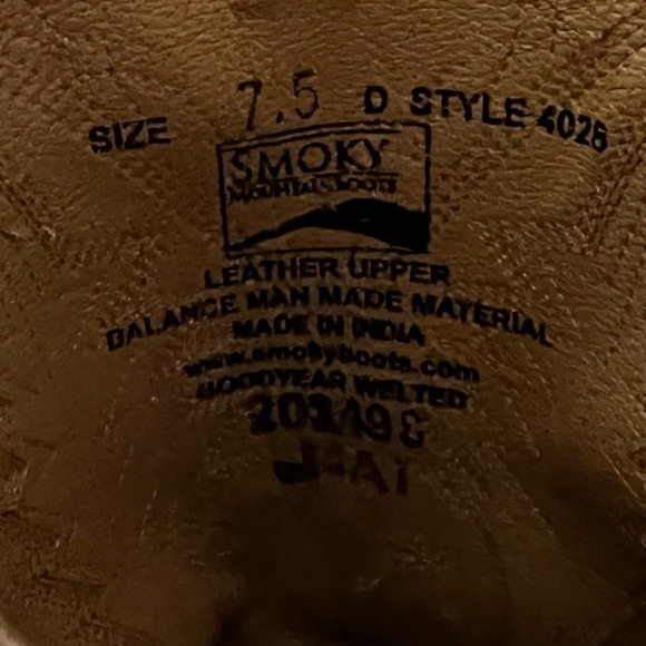 Cowboy boots - Picture 2 of 5